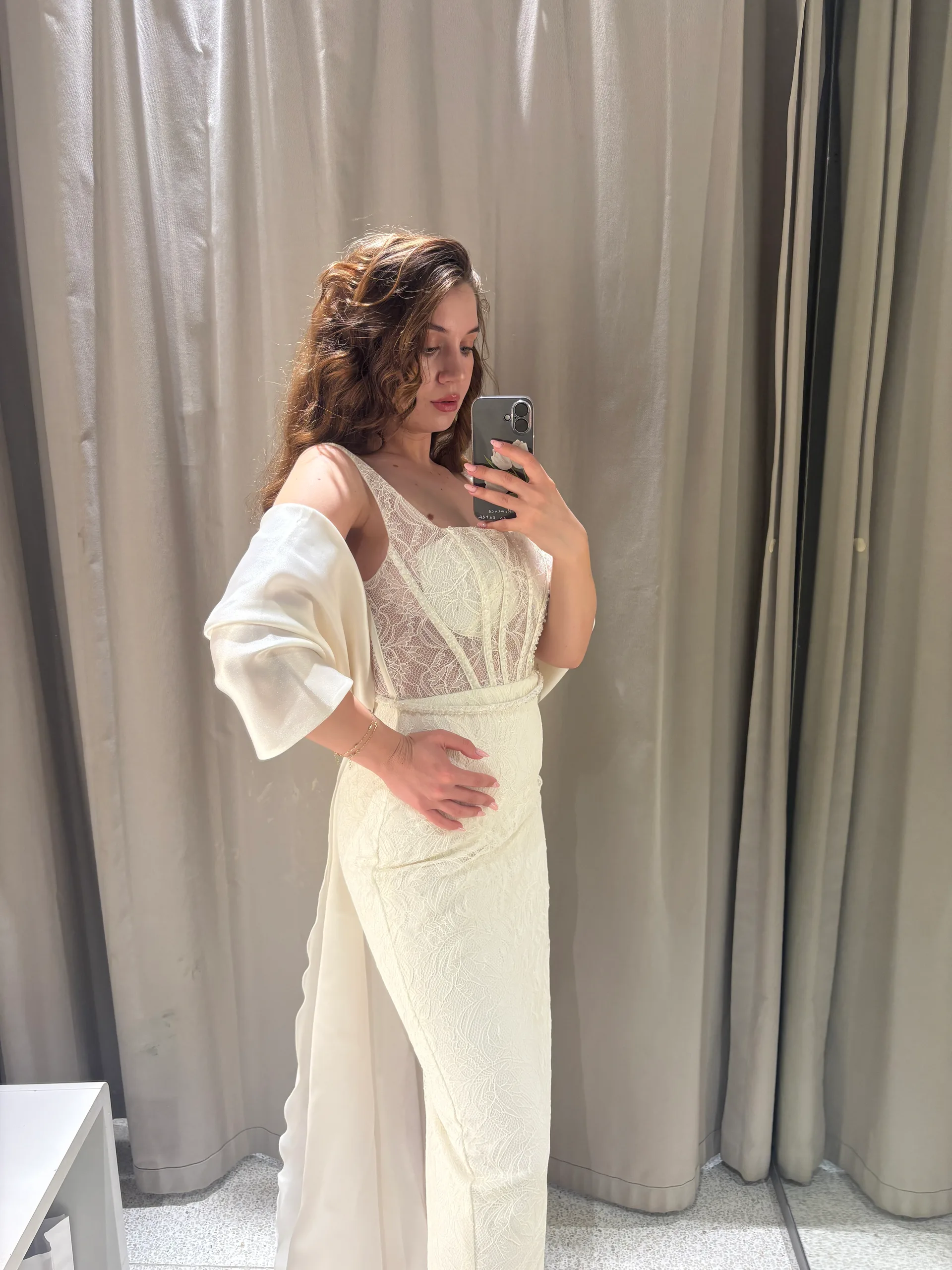 Rochie cununie civila din dantela cu pietre 2